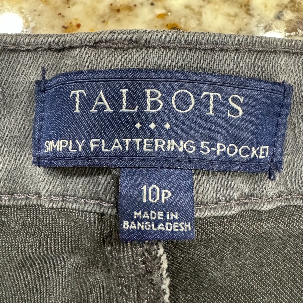 PRICE DROP!!  TALBOTS Simply flattering 5 pocket jegging Size 10P-Medium GRAY